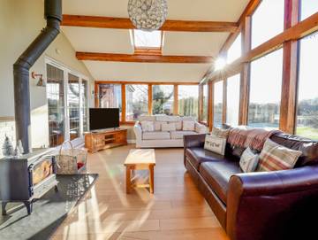 Cottage for 10 People in Coddington, England, Photo 2