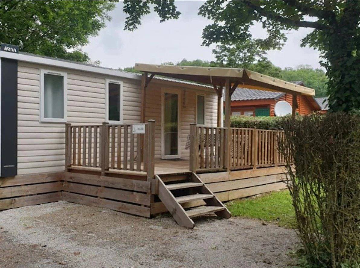 Camping 4 étoiles - Piscine  - efa00c in Lons-le-Saunier, Jura