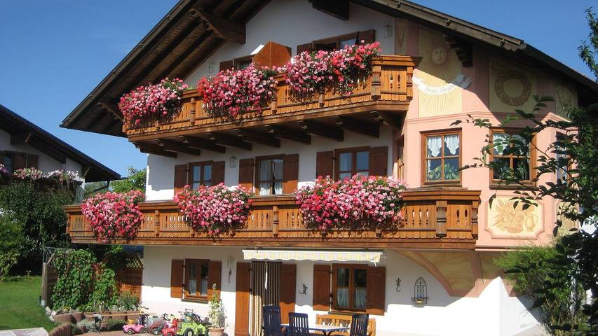 Ferienwohnung für 4 Personen, mit Garten und Seeblick sowie Balkon im Pfaffenwinkel