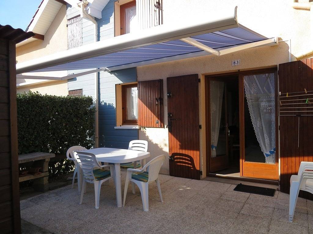 Ganze Ferienwohnung, 45qm Reihenhaus liegt in einer ruhigen Lage, 100m von Strand in Biscarrosse Plage, Biscarrosse