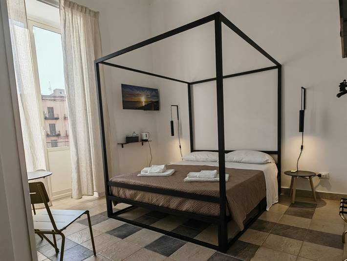 Myla's Rooms 2 mit Balkon, Wlan und Klimaanlage in Palermo, Palermo Provinz