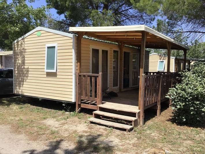 Camping pour 5 personnes, avec Terrasse ainsi que Jardin et Piscine dans Port Camargue