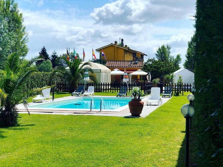 Appartamento vacanze per 2 persone, con Giardino e Piscina nonché Panorama a Lucca