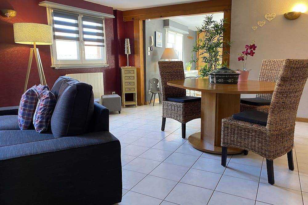 Entire apartment, Gite géranium located in Eguisheim with private parking, 10km from Colmar in Eguisheim, Parc naturel régional des Ballons des Vosges