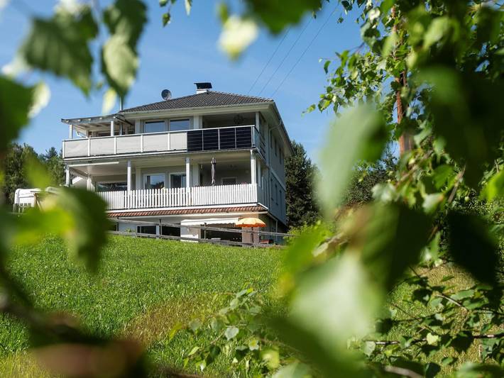 Ferienwohnung für 4 Personen, mit Garten und Balkon, kinderfreundlich