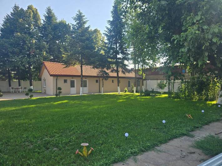 Gîte pour 2 personnes, avec Terrasse ainsi que Jardin et Vue dans Giurgiu