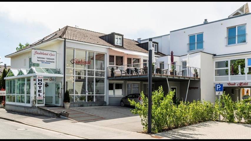 Hotel, mit Terrasse und Garten sowie Ausblick in Bad Neustadt an der Saale