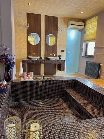 Chambre d’hôte pour 4 personnes, avec jardin ainsi que sauna et vue, animaux acceptés à Brașov