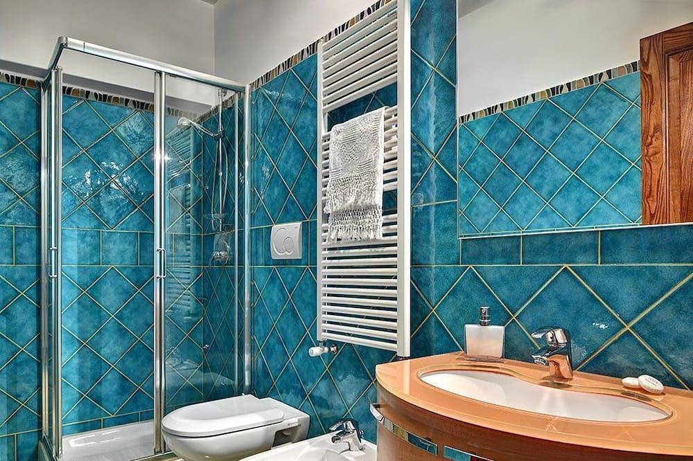 Entire apartment, Elena apartment with panoramic views of the Gulf of Naples. Ac and parking inc. in Piano di Sorrento, Sorrentine Peninsula
