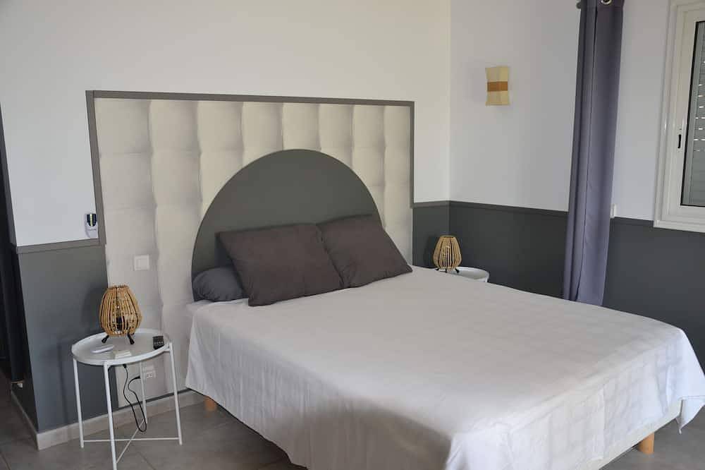 Villa contemporaine au calme proche mer et golf. in Saint-Cyr-sur-Mer, Côte méditerranéenne (France)