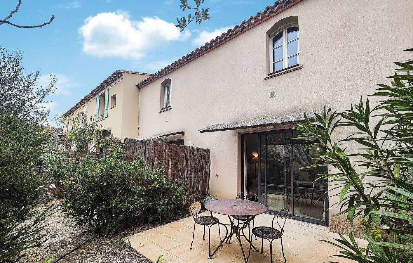 Appartement douillet avec lave-linge à 2,5 km de Tournissan in Saint-Laurent-de-la-Cabrerisse, Région de Narbonne