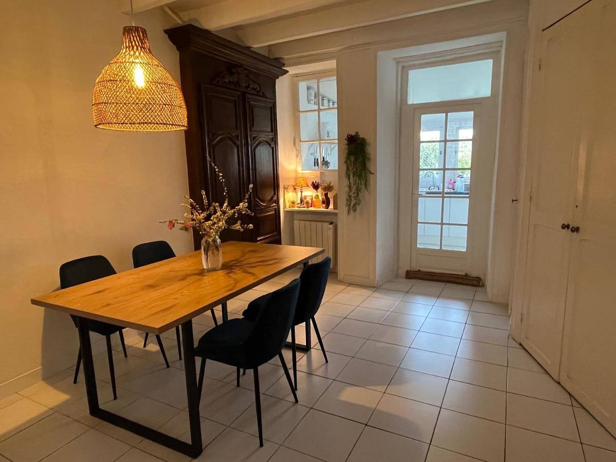 36 rue Saint Nicolas Barfleur jardin clos 30m Port in Barfleur, Région de Cherbourg