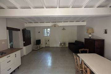 Gîte pour 4 personnes, avec piscine, animaux acceptés à Beauregard-Baret