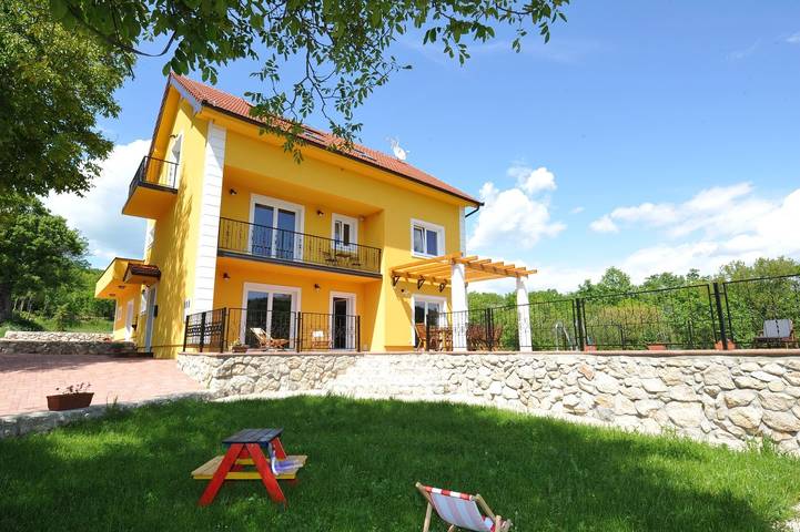 Villa für 10 Personen, mit Pool und Garten - 1