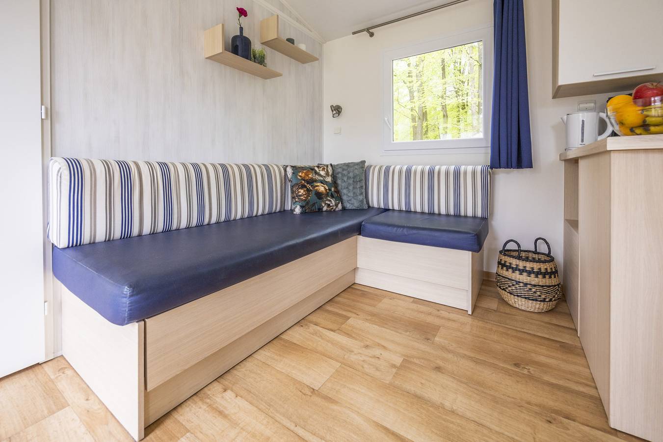 Beautiful 4 person chalet at a campsite in the Belgian Ardennes in Bertrix, Neufchâteau e dintorni