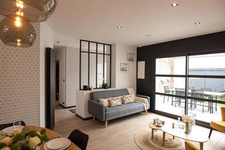 Location de vacances pour 7 personnes, avec Jacuzzi ainsi que Terrasse et Jardin dans Longuenesse