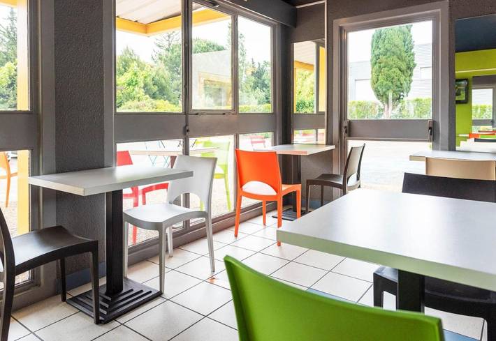 Hôtel pour 3 personnes, avec terrasse à Caissargues - 3