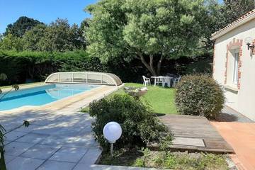 Location de vacances pour 13 personnes, avec jardin à Les Moutiers-en-Retz