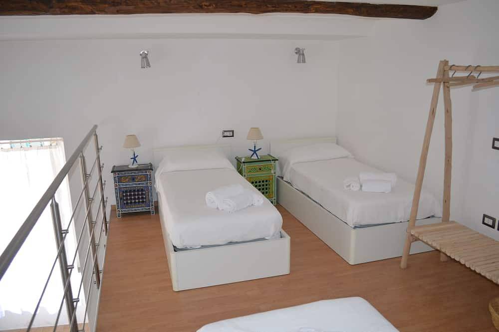 Ganze Wohnung, Toraldo Wohnung im Herzen des historischen Zentrums in Tropea, Vibo Valentia Provinz
