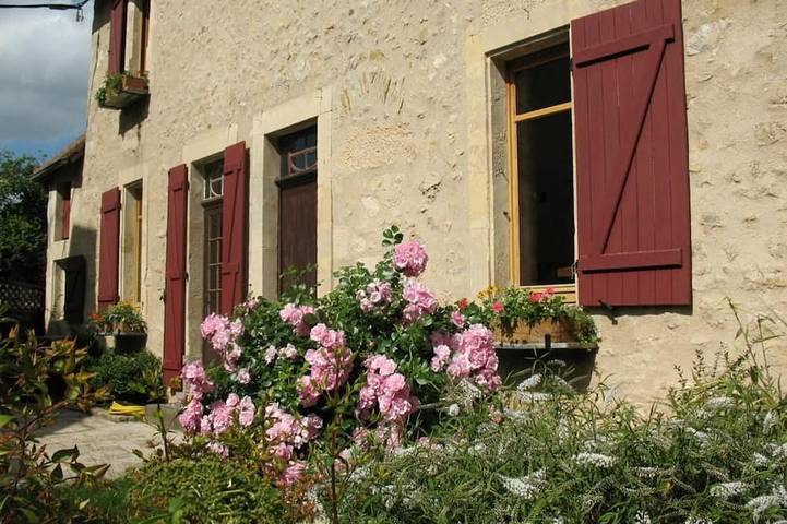 Gîte pour 10 personnes, avec jardin à Crannes-en-Champagne