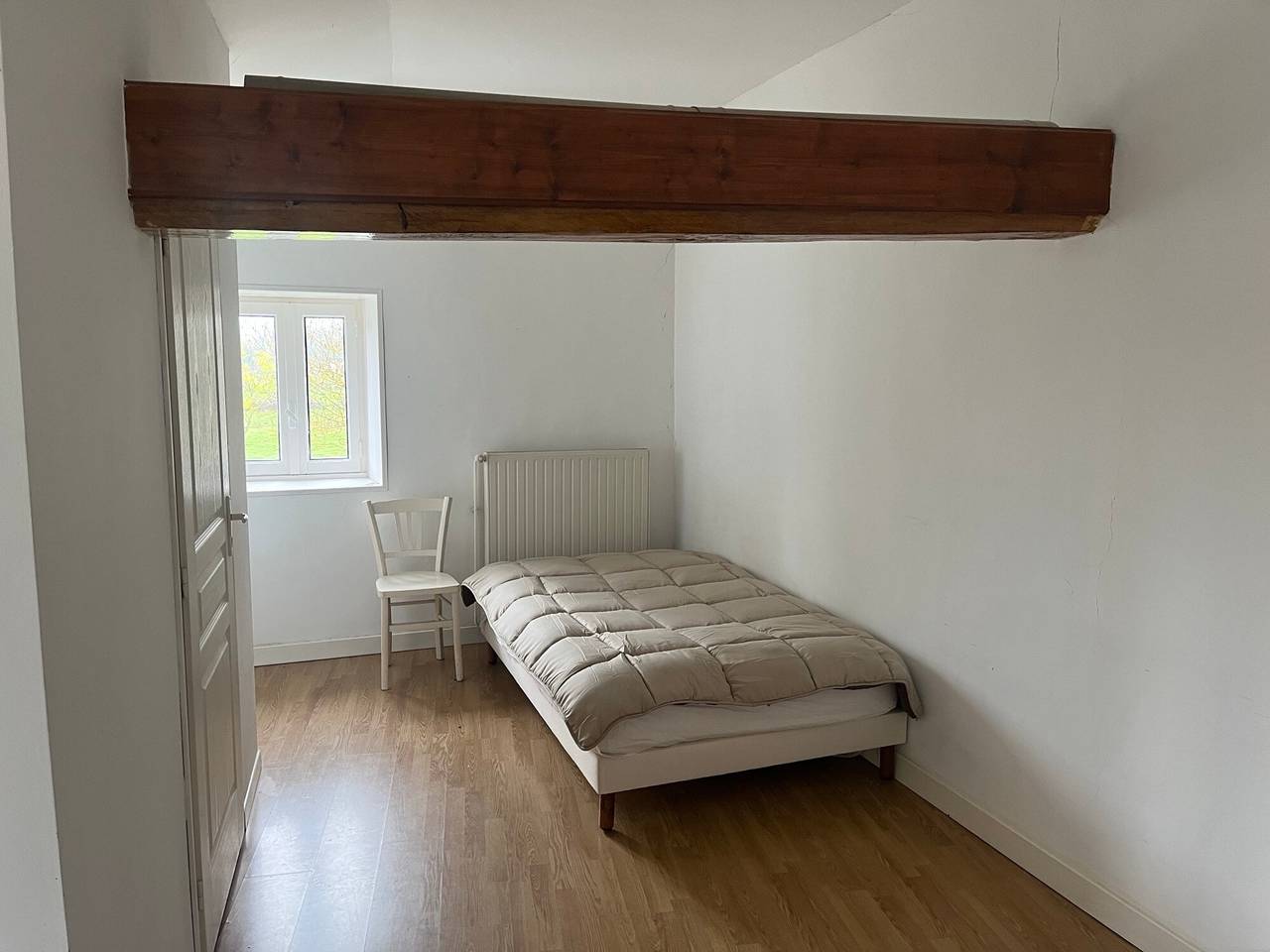 Gîte 'Domaine de Collonges' met privéterras en eigen tuin in Saint-Georges-de-Baroille, Roanne en omgeving