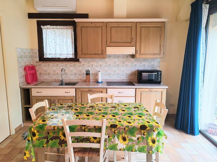Appartamento intero, Appartamento nelle Marche con piscina e vino in Montecarotto, Provincia di Ancona