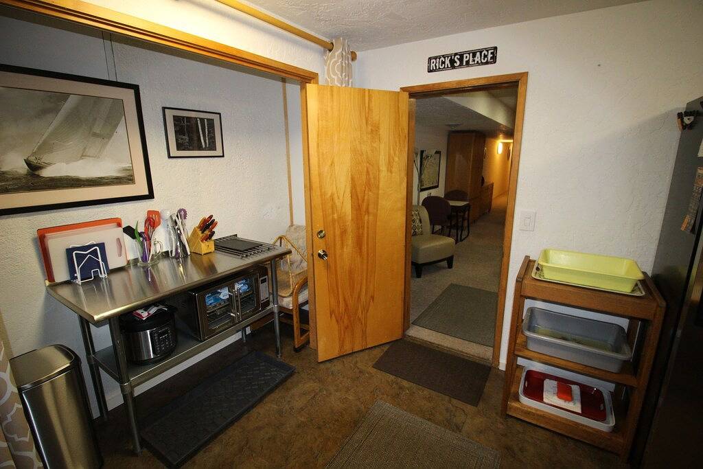 Ganze Wohnung, \nnot shared. Clean.. 30 day minimum. Low daily rate + 20% discount in Port Angeles, Hurricane Ridge