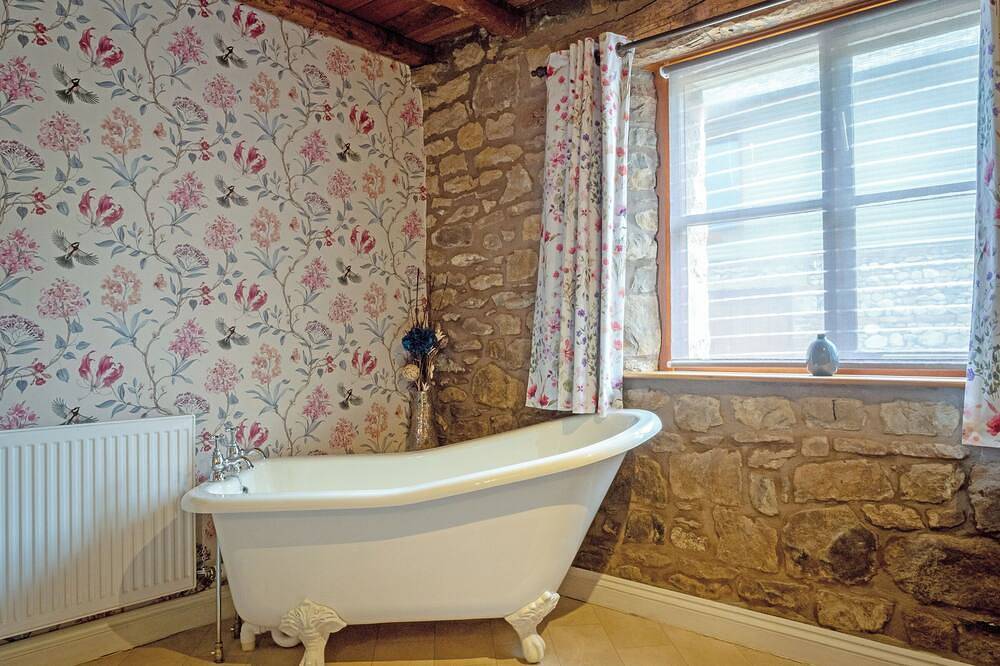 2 bedroom accommodation in Pooley Bridge, nr. Ullswater in Pooley Bridge, Lake District