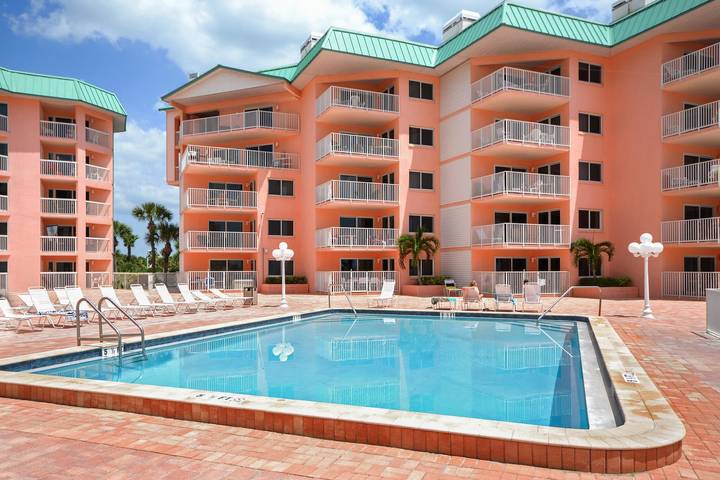 Vacation rental for 5 people, with pool and terrace in Indian Shores