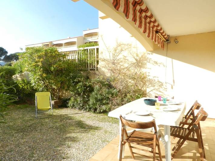 Gîte pour 4 personnes, avec terrasse dans Port de Bormes les Mimosas - 2