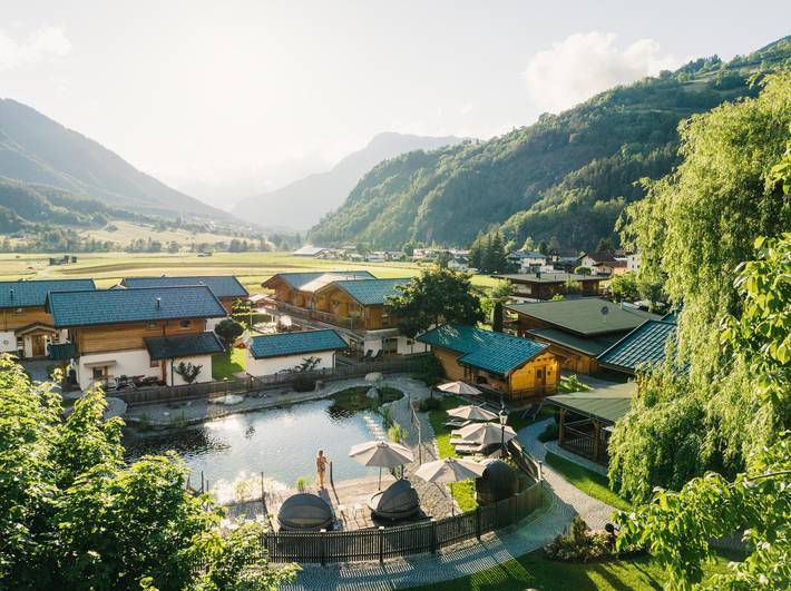 Ferienwohnung für 5 Personen, mit Terrasse und Whirlpool sowie Garten und Pool im Ötztal