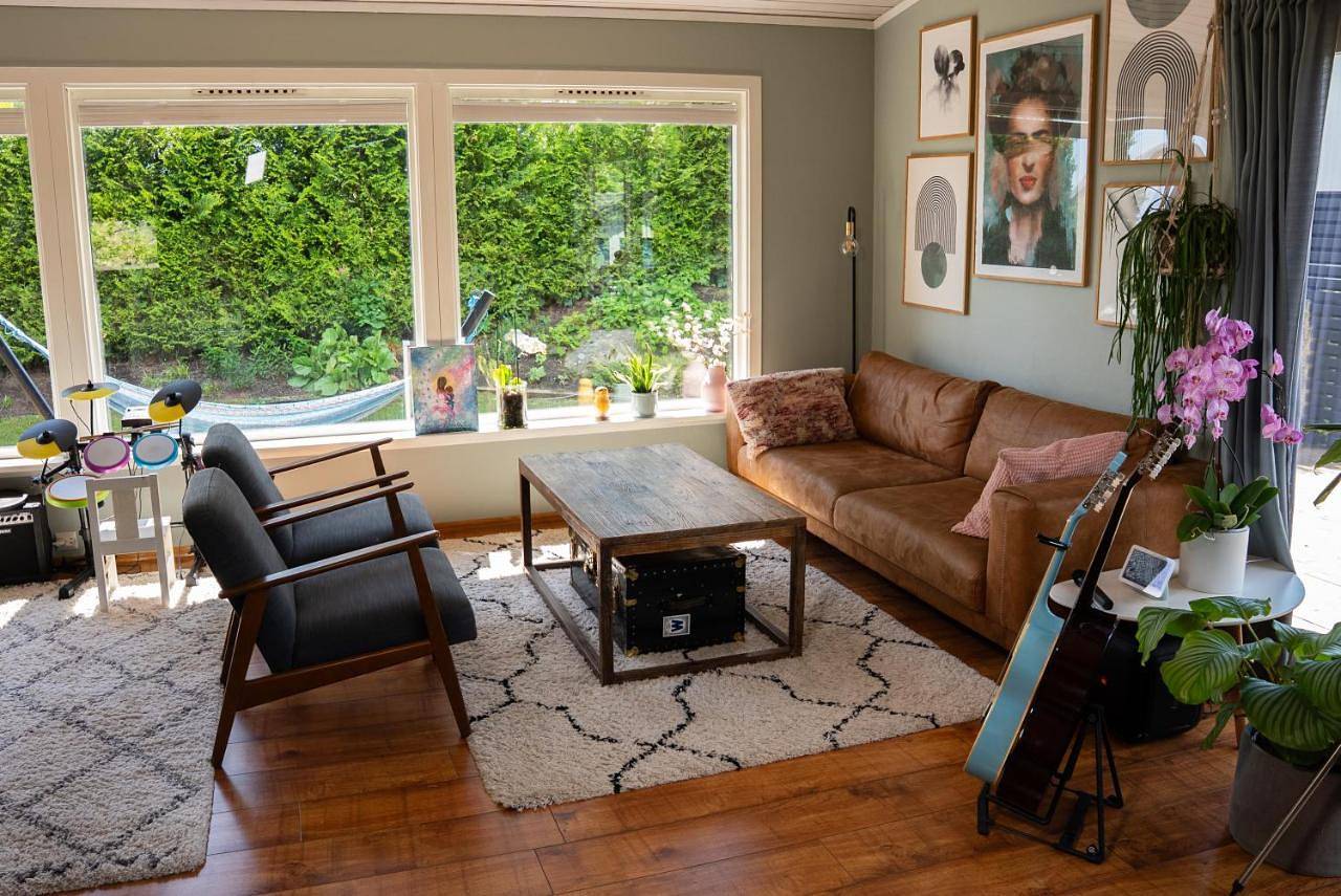 Sunny, Family-Friendly Near Zoo & Local Beaches in Kristiansand 