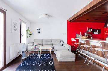 Gîte pour 6 personnes, avec terrasse ainsi que vue et piscine, animaux acceptés à Eslida
