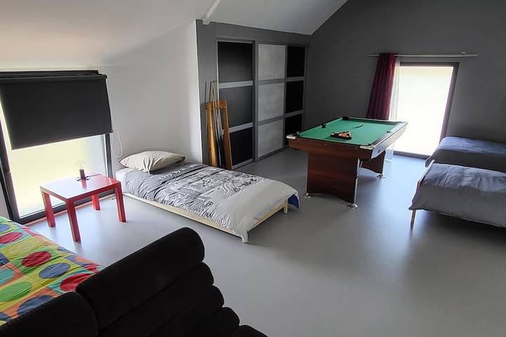 Location de vacances pour 12 personnes, avec terrasse et jardin, animaux acceptés à Liffré - 2