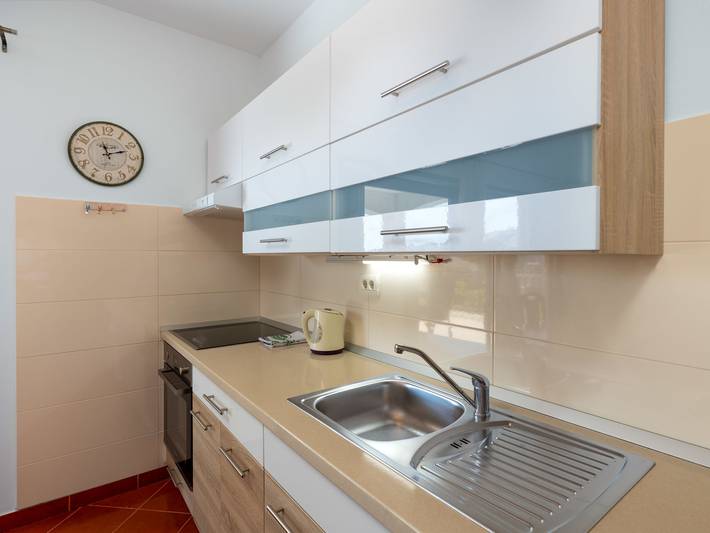 Ferienwohnung für 4 Personen, mit Terrasse und Garten in Trogir - 4