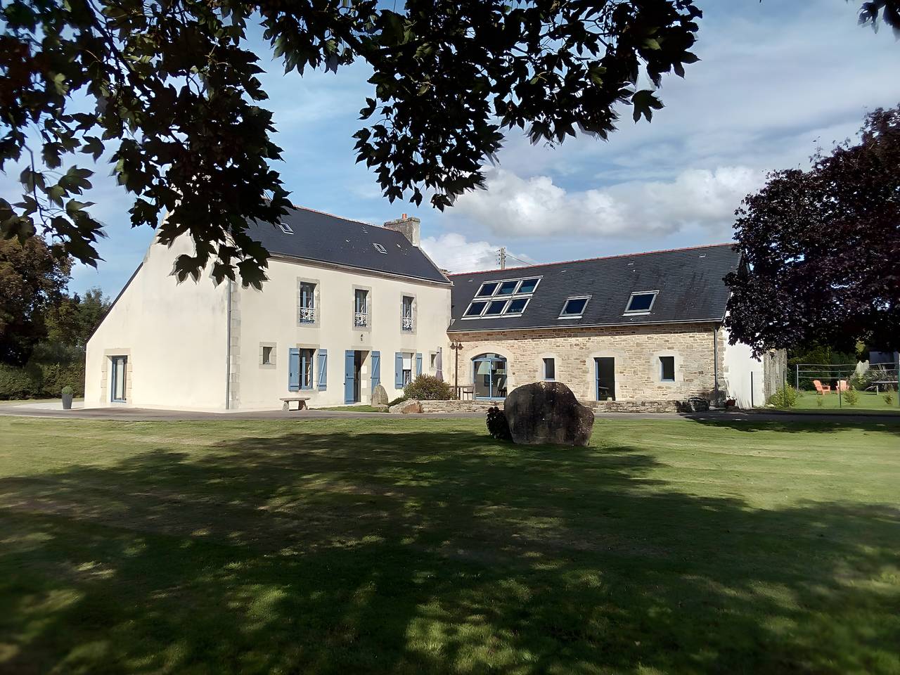 Holiday Home 'Maison Indépendante' with Private Terrace, Private Garden and Wi-Fi in Mahalon, Quimper region