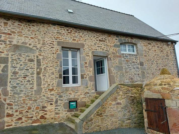 Location de vacances pour 11 personnes, avec vue sur le lac ainsi que vue et jardin à Saint-Aubin-du-Désert - 2