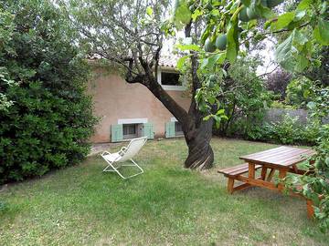 Gîte pour 4 personnes, avec jardin, animaux acceptés à Simiane-la-Rotonde