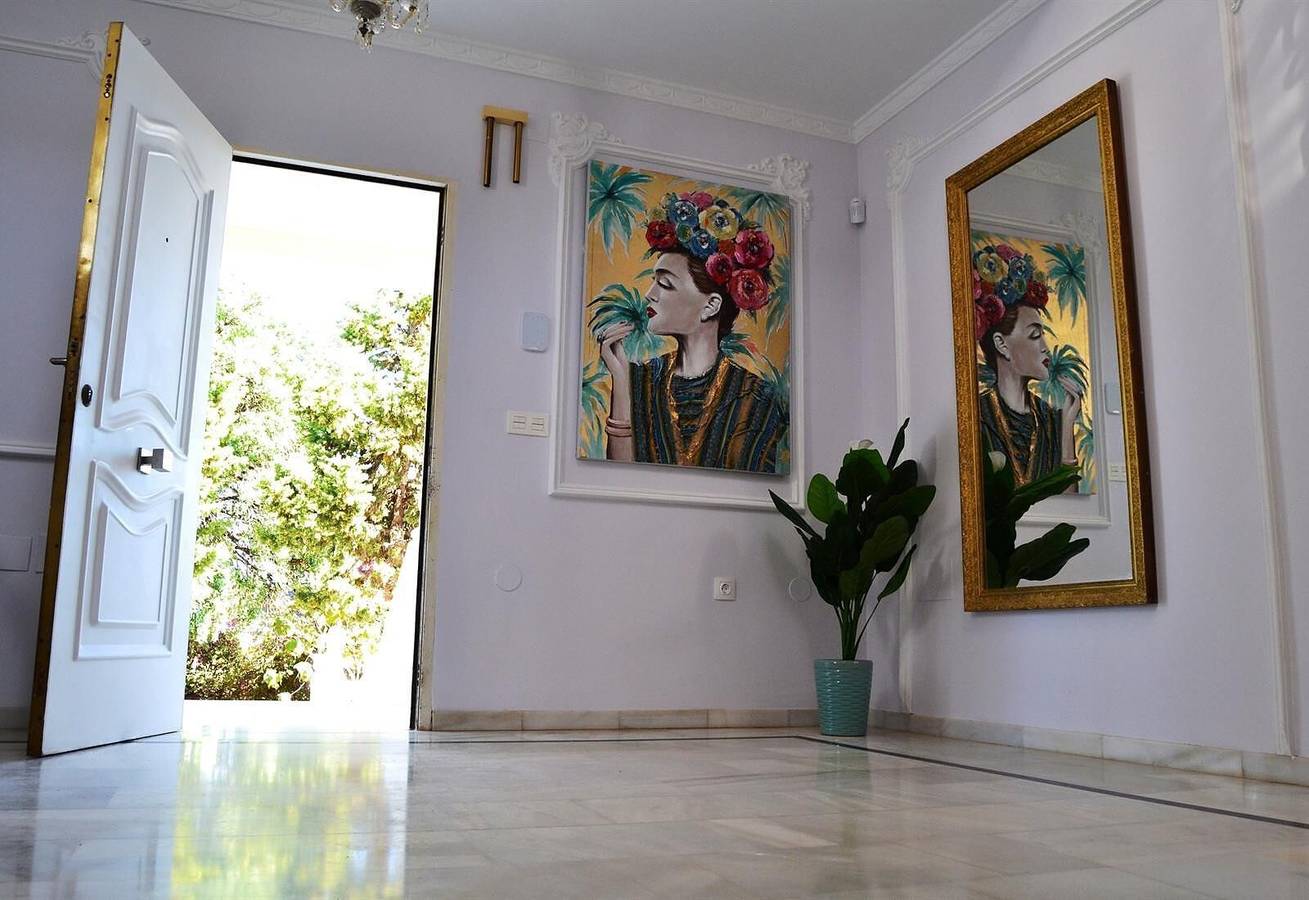 Villa 'Domus Vesta' with Mountain View, Wi-Fi and Air Conditioning in Hacienda Las Chapas, Marbella