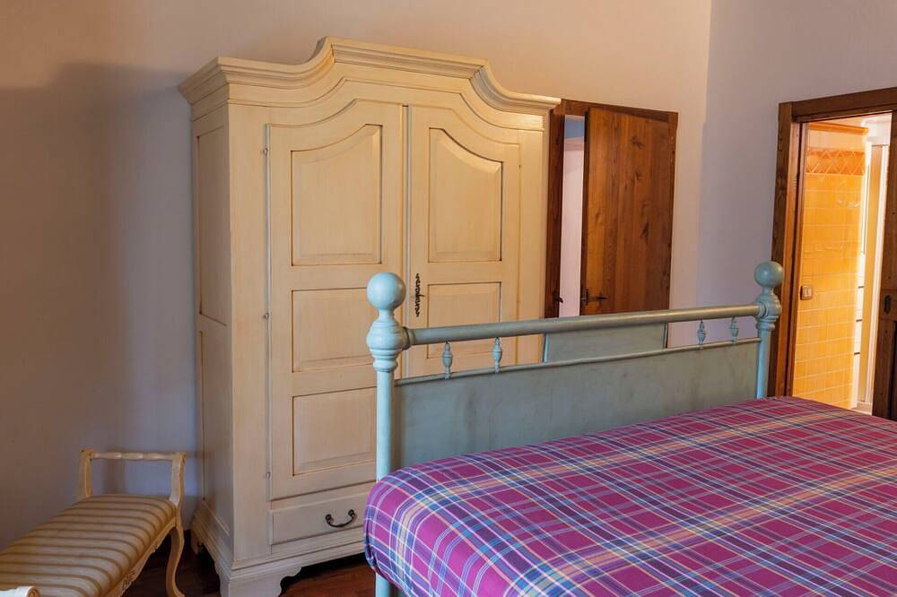 Appartamento intero, Elegante appartamento per 6 persone con A/C, piscina, Wifi, Tv, patio e animali ammessi in Panicale, Lago Trasimeno