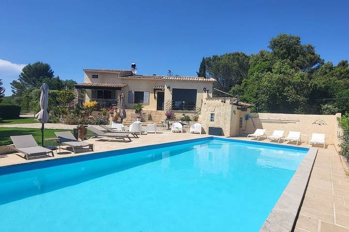 Villa pour 8 personnes, avec sauna et jardin, animaux acceptés à Vaison-la-Romaine