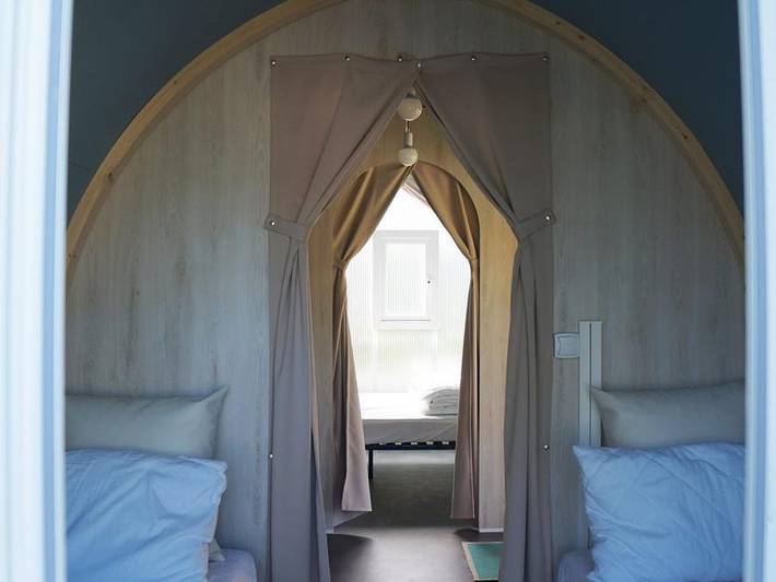 Tente pour 4 personnes, avec bassin pour enfant dans le Finistère - 4