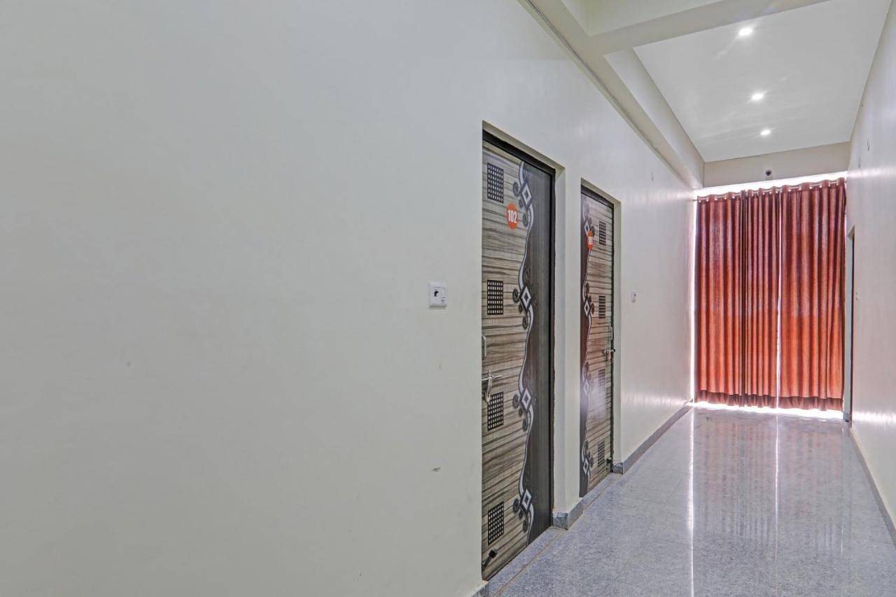 Hotel O Shiv Palace in Uttar Pradesh