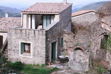 Maison de vacances pour 2 personnes, avec terrasse ainsi que piscine et jardin dans le Gard