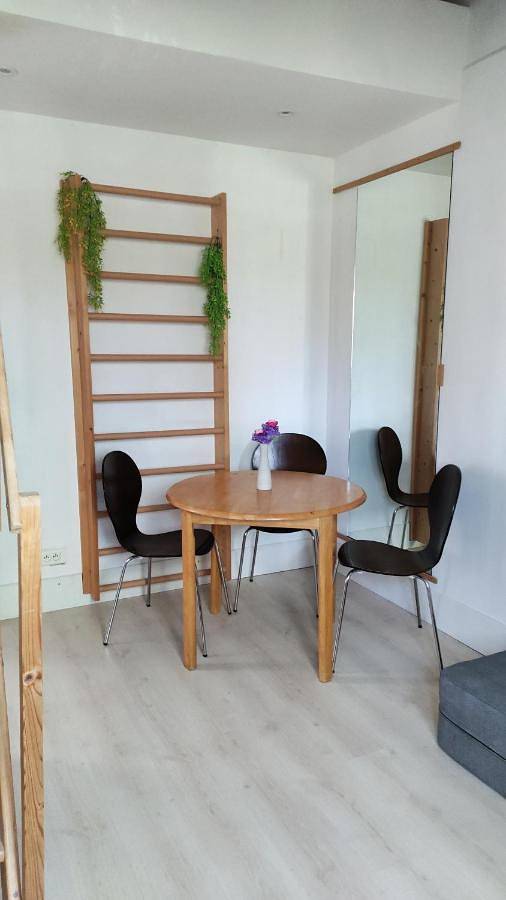 Appartement de vacances entier, Homestay chez Lien proche Rer B in Bures-sur-Yvette, Essonne