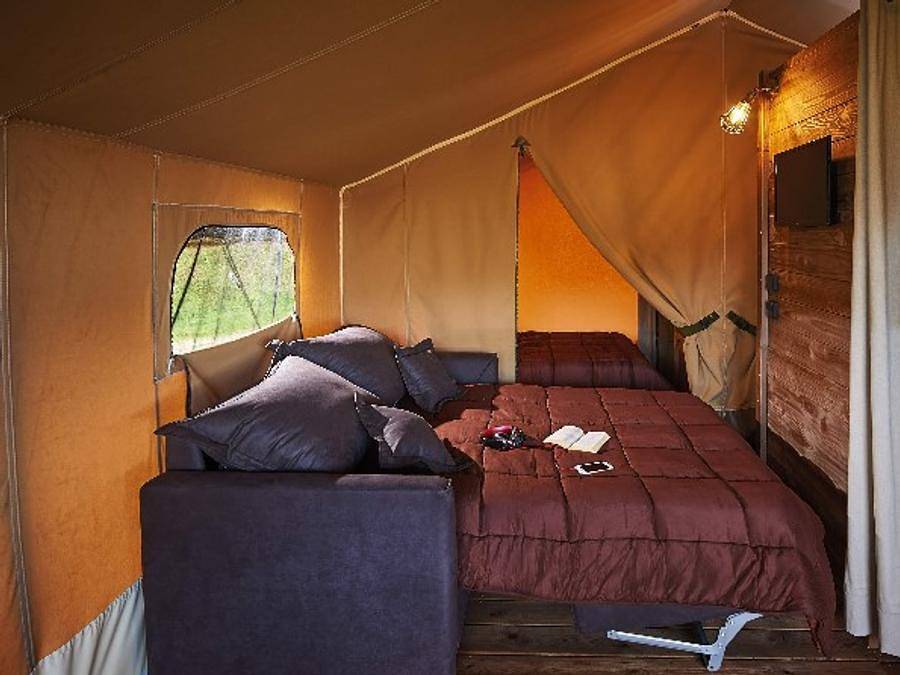 Flower Camping La Rivière - Canvas and wooden tent 5 persons - Lodge on stilts Comfort+ 46m² (without sanitary facilities) in Saint-Maime, Parc naturel régional du Luberon