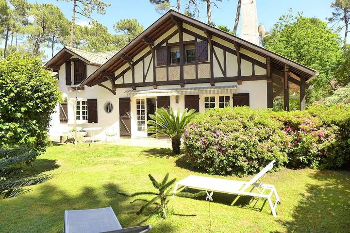 Location de vacances pour 9 personnes, avec jardin dans Plage des Estagnots
