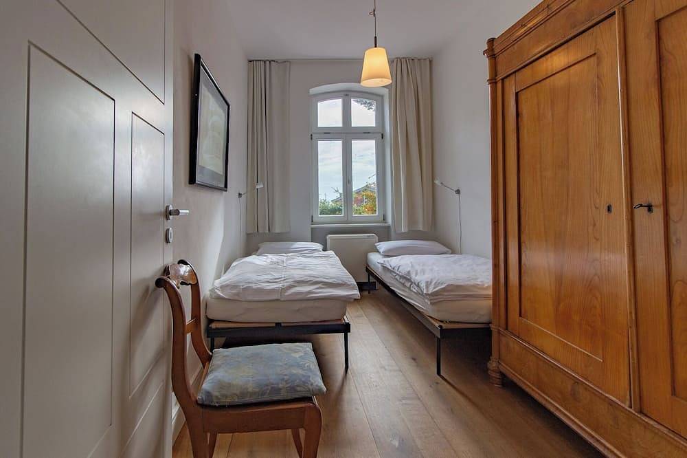 Ganze Wohnung, Lotsenwohnung - Stilvolle Ferienwohnung mit Ostseeblick, Kamin und Terrasse in Barhöft, Klausdorf