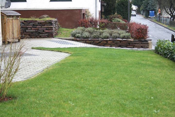 Ferienwohnung für 4 Personen, mit Terrasse und Garten in Birresborn - 2