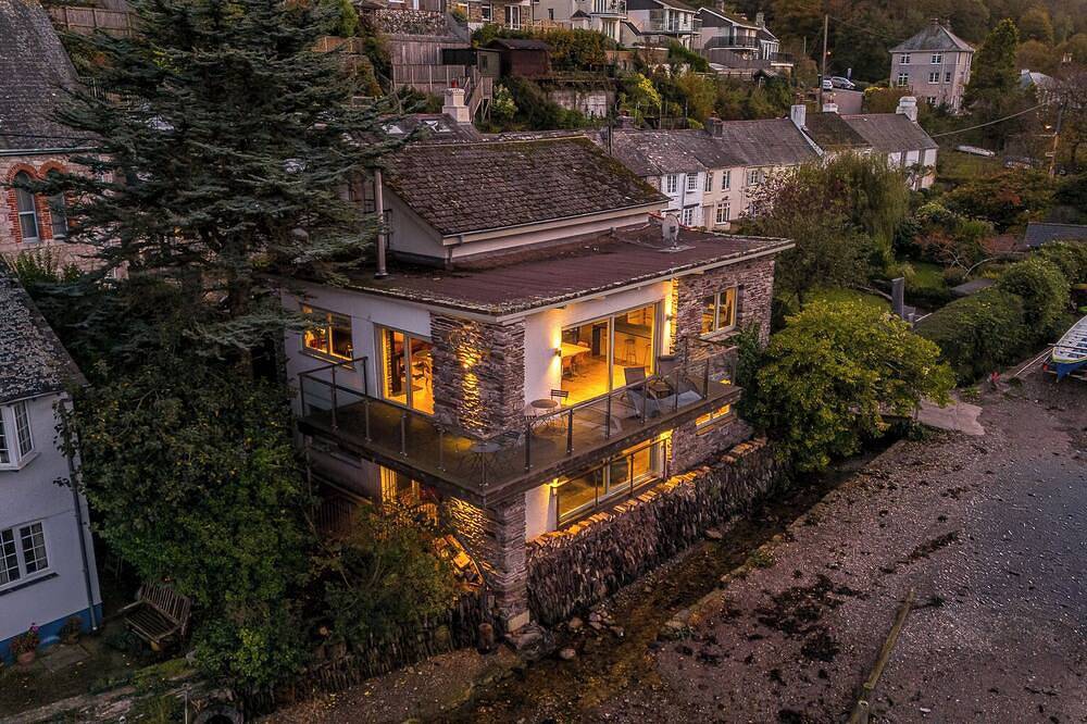 Holiday Rental for 15 People in Noss Mayo, Devon